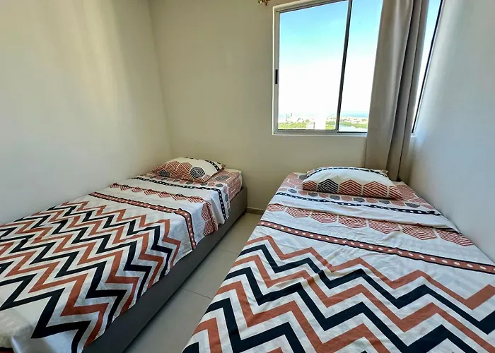 Hermosa Vista Desde El Piso 31 Cerca A Marbella